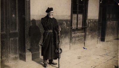 Un Black and Tans à Dublin - National Library of Ireland on The Commons - cc