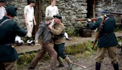 Des Black and Tans représentés dans le film Le Vent se lève, de Ken Loach
