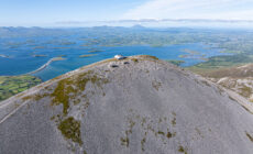 Vue aérienne de Croagh Patrick et de la Clew Bay - Big Stule Media - ©Failte Ireland