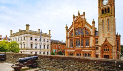 Derry Walls - © romrodinka - Getty Images