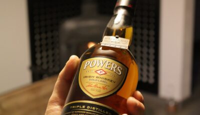 Du whiskey Powers - Guide Irlande.com