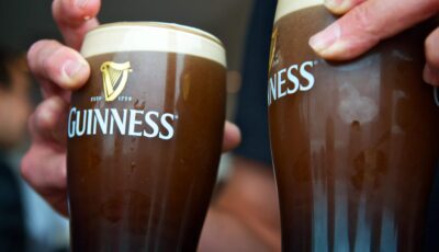 Des pintes de bières Guinness – Zach Dischner – cc