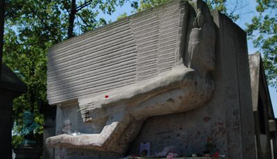 Tombe d’Oscar Wilde – Frank Camp – cc