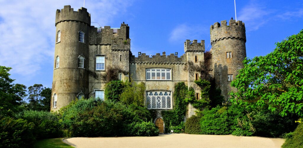 Le Malahide castle - © Jenifoto