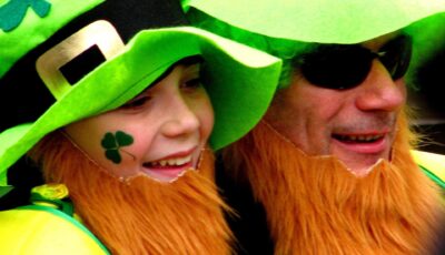 Des irlandais déguisés en Leprechaun - garryknight - cc