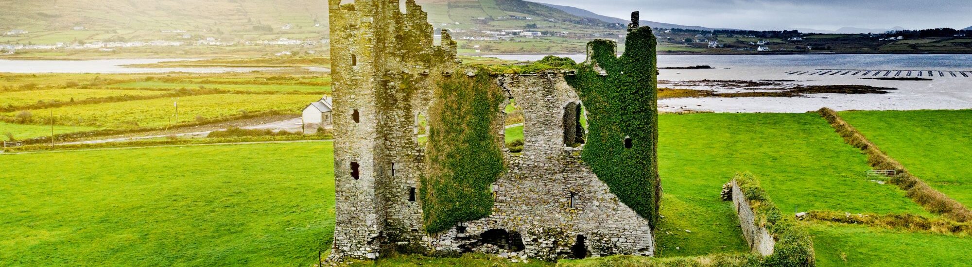 Ballycarbery castle - © lenawurm - Getty Images