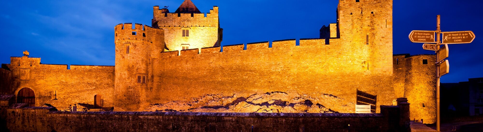 Le Cahir Castle de nuit - Gerardo Villalobos - cc