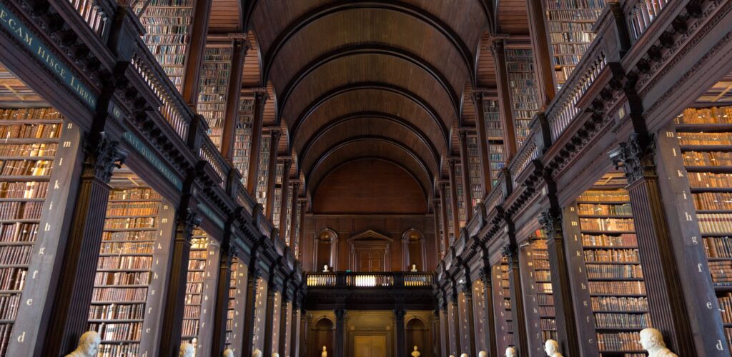 La Old Library de Trinity College à Dublin - © VanderWolf Images