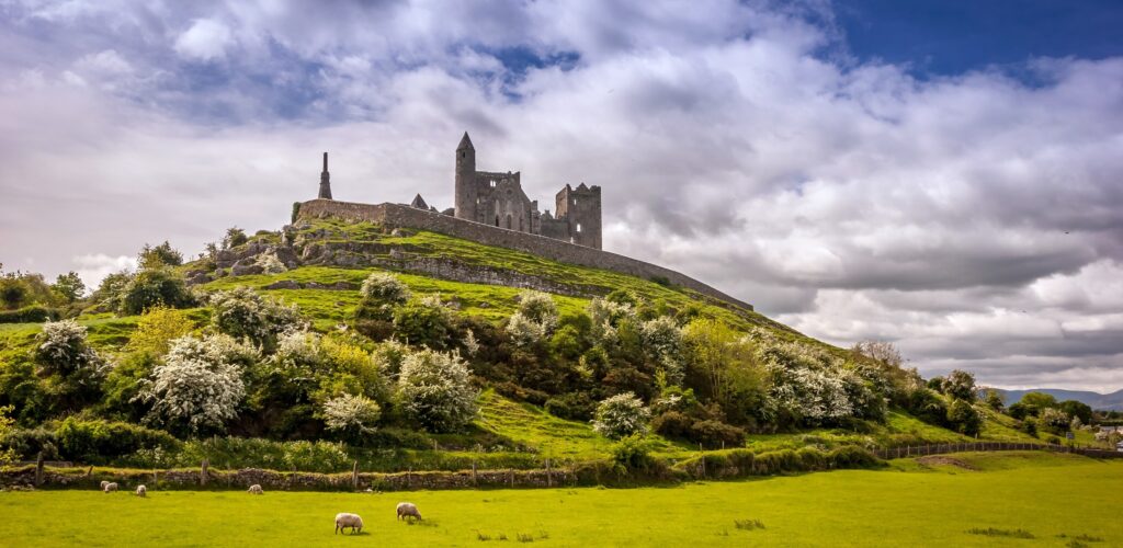 Le Rock of Cashel - © peteleclerc