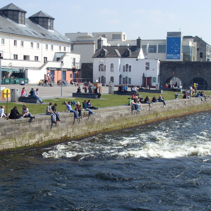 La Spanish arch à Galway - Barnacles Budget Accommodation - cc