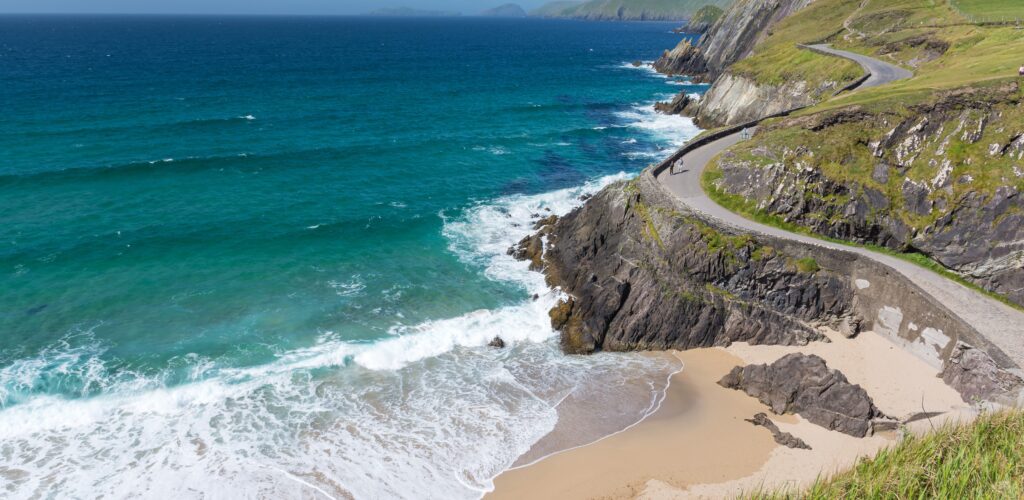 La Dingle Way - Michael Thaler - Shutterstock
