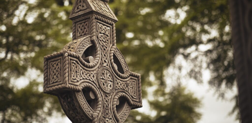 Une croix celtique à Glasnevin en Irlande - © Peter Krocka