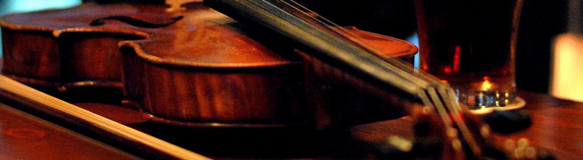 Un Fiddle - puamelia - cc