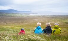 Des randonneurs en Irlande - © mkallstrom