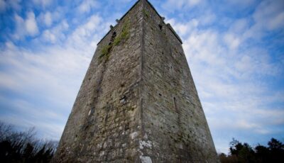 Le Doughiska Castle - Mark Grealish - cc