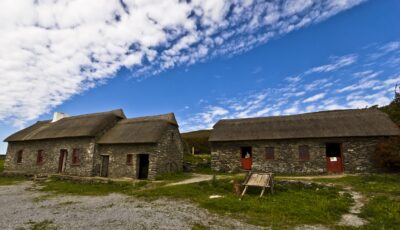 L'Irish Famine Cottage - MarianOne - cc