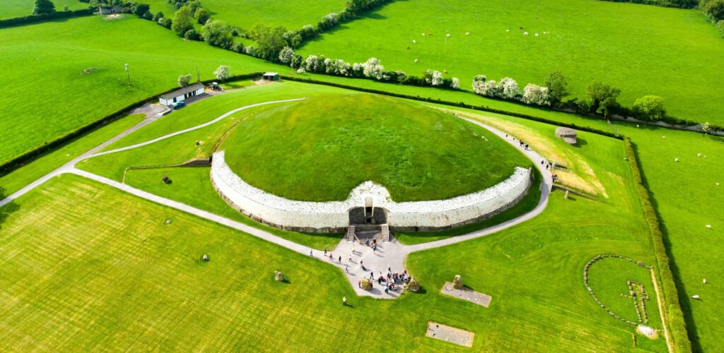 Newgrange - © MNStudio