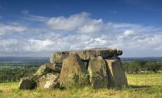 Craigs Dolmen - philip hay - cc