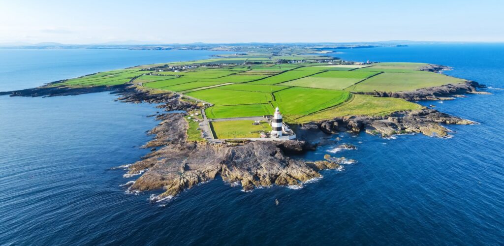 Vue sur Hook Head et son phare - © svetok30