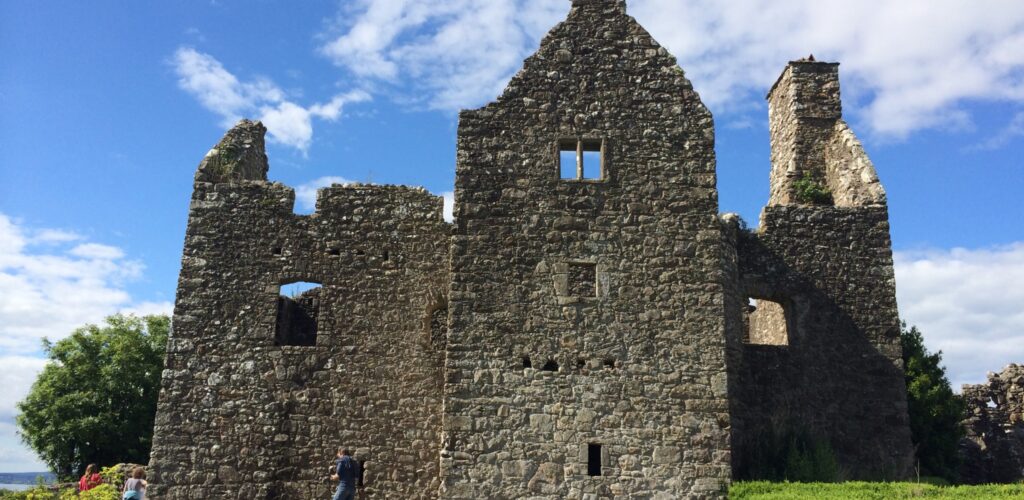 Le Tully Castle - jamie_okeefe - cc