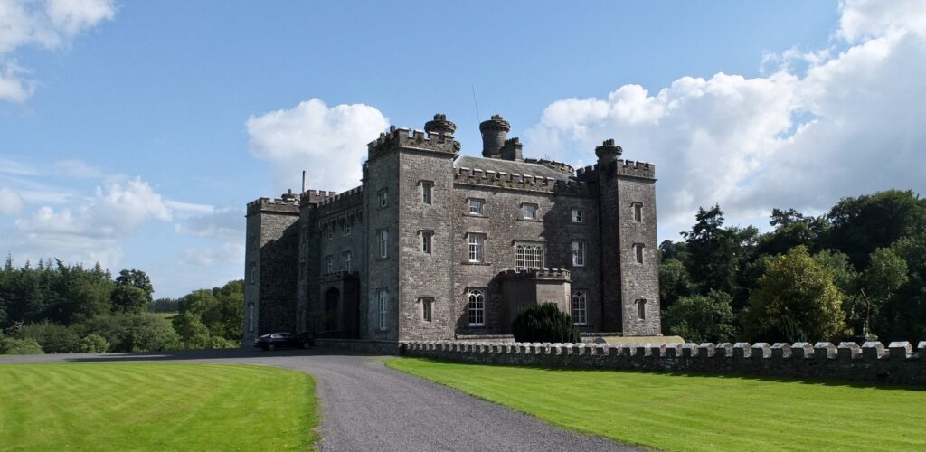 Slane castle - Dave Gunn - cc