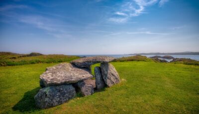 Le Altar wede tomb - Shawn Harquail - cc
