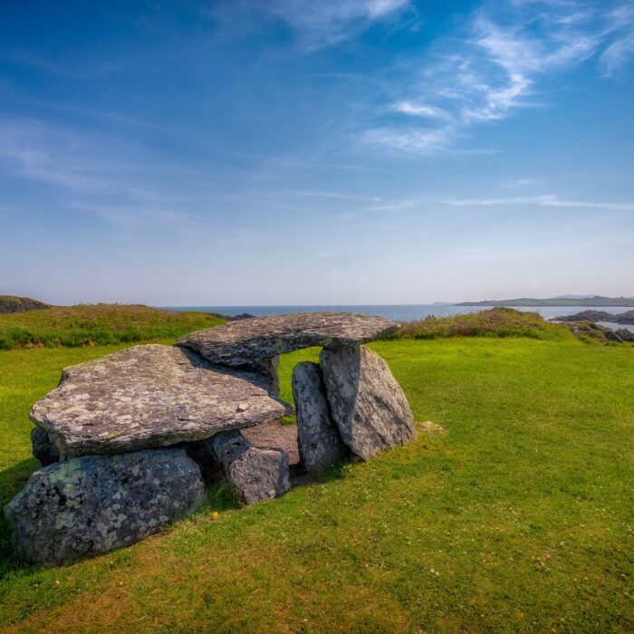 Le Altar wede tomb - Shawn Harquail - cc