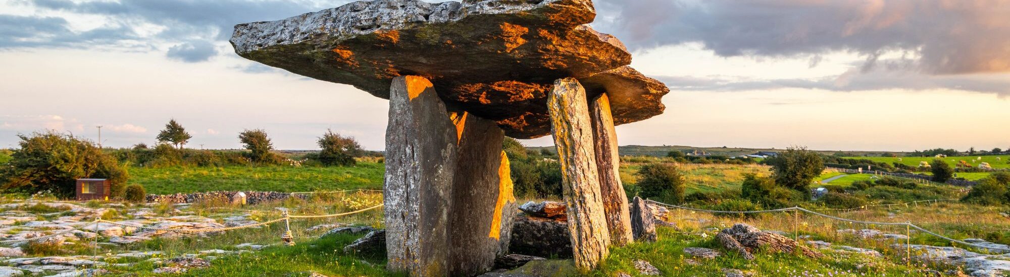 Dolmen de Poulnabrone - © seanfitz09 - Getty Images