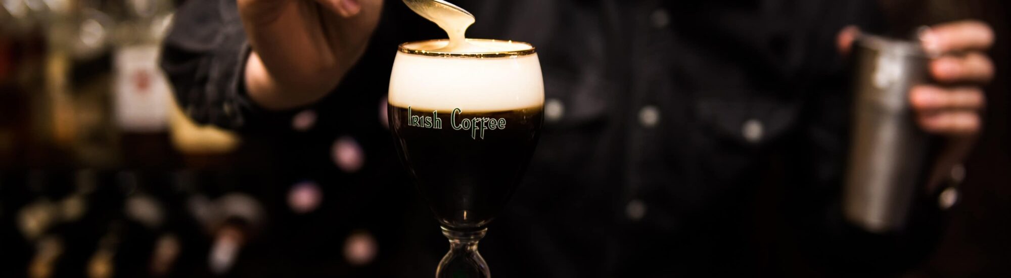 Un Irish coffee en préparation - © ksyusha_yanovich 