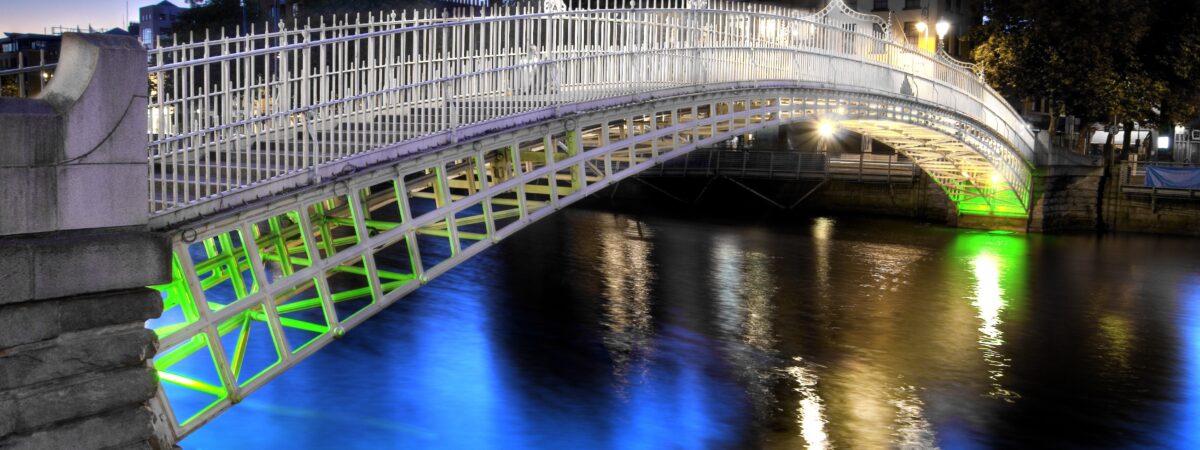 Le Ha'Penny Bridge - © Robert Wilson