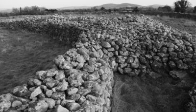 Le Rathgall Hillfort - nilachseall - cc