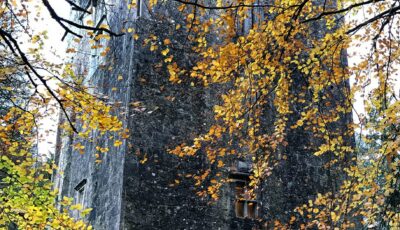 Le Dunsandle Castle
