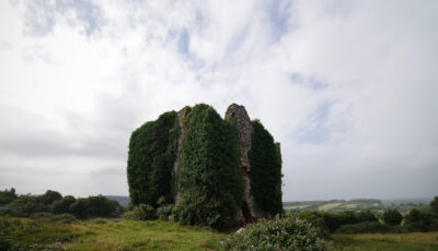 Le Puck's Castle - Rob Hurson - cc