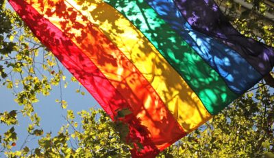 Drapeau de la gay pride - torbakhopper - cc