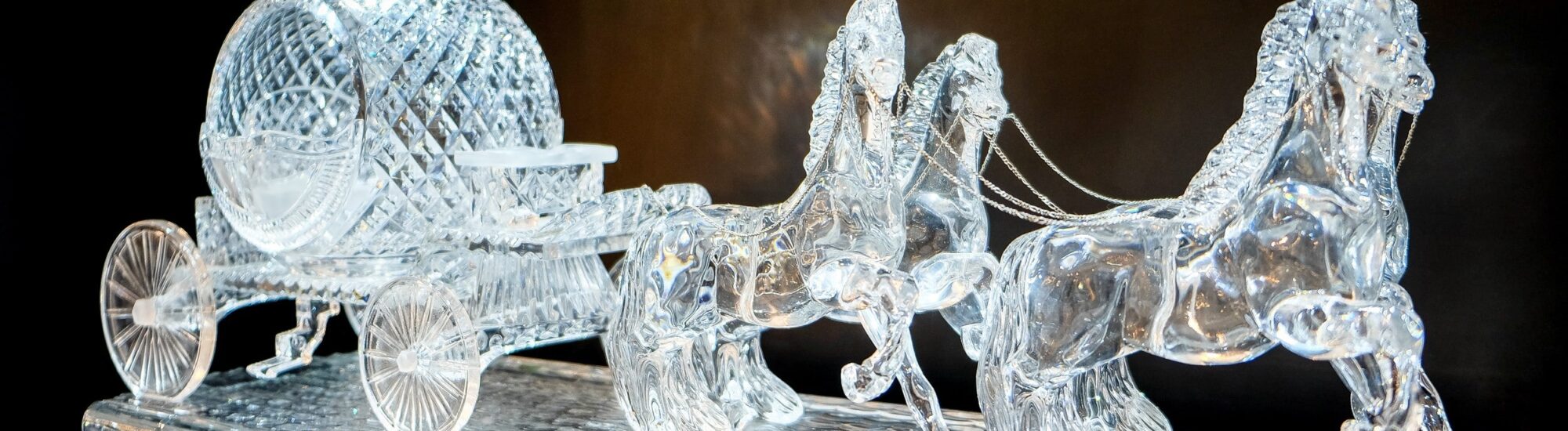 Une pièce en crystal de la Waterford House of Crystal -  Bro. Jeffrey Pioquinto, SJ - cc
