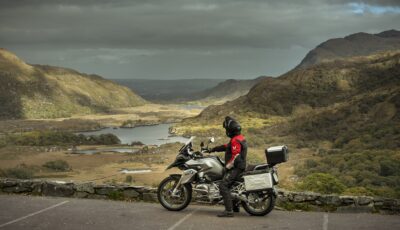 Un motard en Irlande - George Karbu - cc