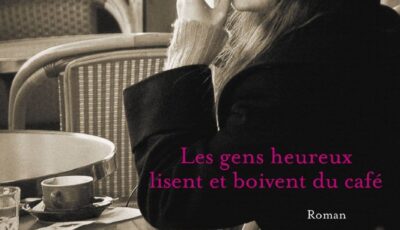 Les Gens heureux lisent et boivent du café
