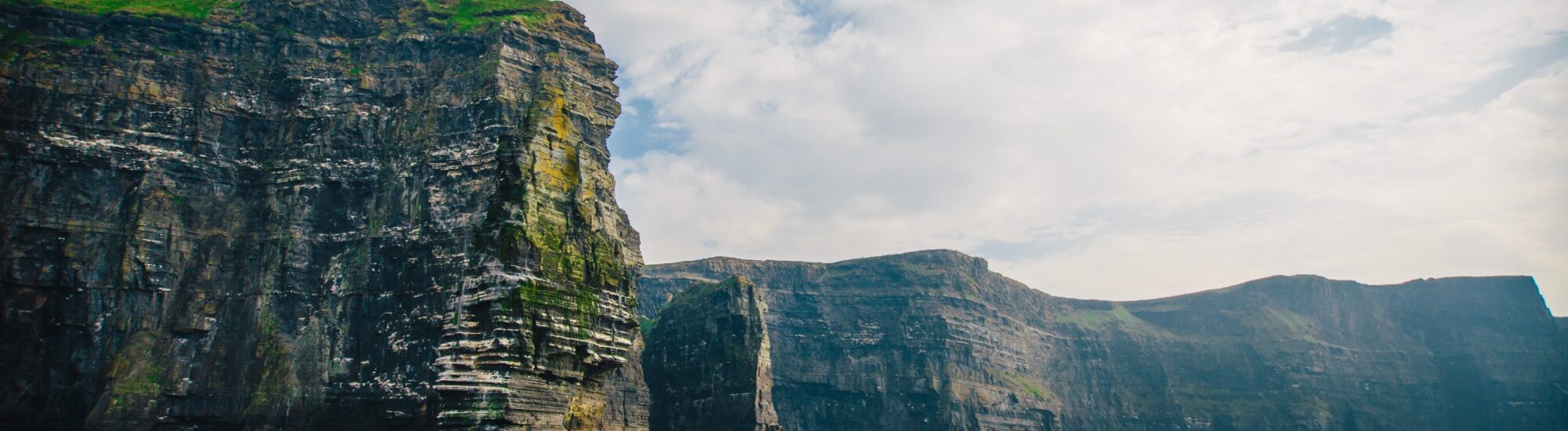 Les Falaises de Moher vue d’en bas – Simon Crowe