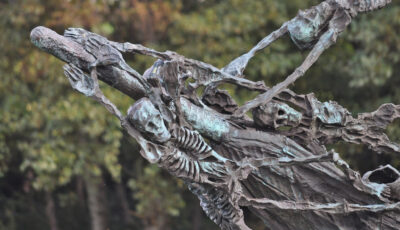 Le National Famine Monument - young shanahan - cc