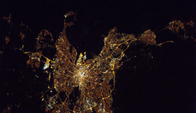 Dublin la nuit, vue depuis l’ISS. © Twitter/@Thom_astro - ESA/NASA