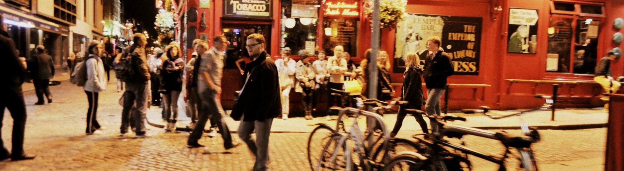 Temple Bar - SarahElizabethC. - cc