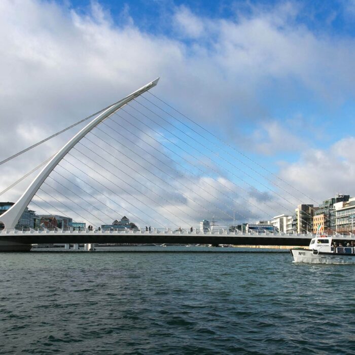 Le Ferry N°11 en pleine traversée de la Liffey - Shane O'Neill, SON Photographic