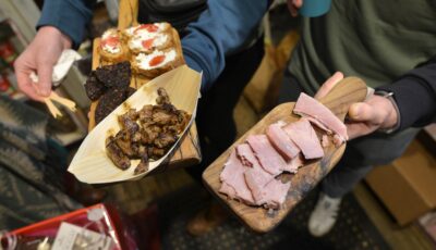 Des plateaux de dégustation au Limerick Market - © Pól Ó Conghaile