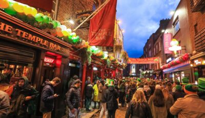 La fête de la St Patrick à Temple Bar à Dublin - © Dave Primov