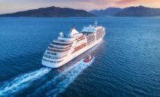 Un bateau de croisière en Irlande - den-belitsky