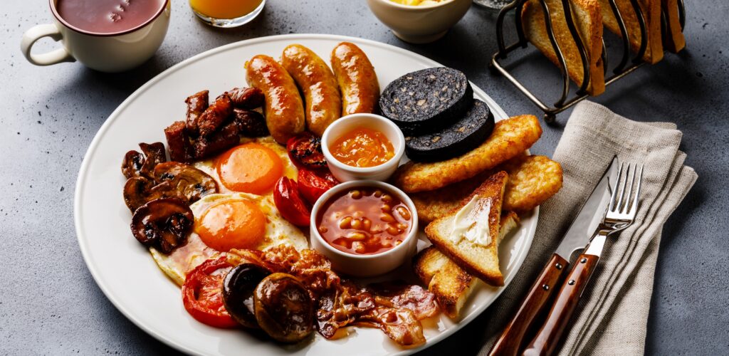 Un irish breakfast traditionnel en Irlande - Shutterstock