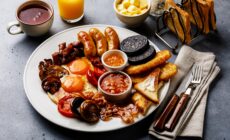 Un irish breakfast traditionnel en Irlande - Shutterstock