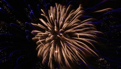 Un feu d'artifice du jour de l'an à Dublin - Brian & Natalia Liston - cc