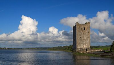 Le Belvelly castle - Mike Searle - cc