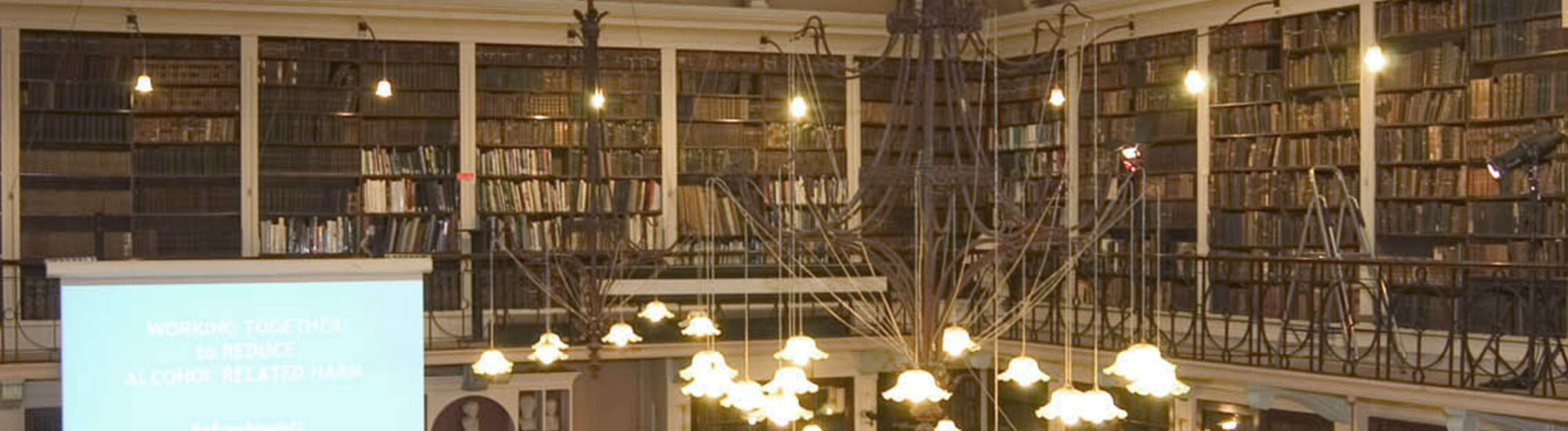 Salle de la Royal Irish Academy - KarenRIA - cc